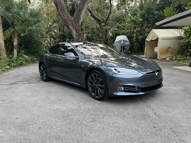 Used 2020 Tesla Model S Performance AWD/4WD image 2