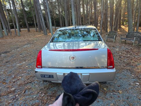 Used 2006 Cadillac DTS Performance image 9