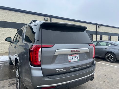 Used 2021 GMC Yukon Denali w/ Denali Premium Package image 5