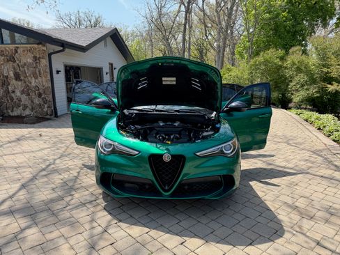 Used 2022 Alfa Romeo Stelvio Quadrifoglio w/ Active Assist Plus Package AWD/4WD image 15