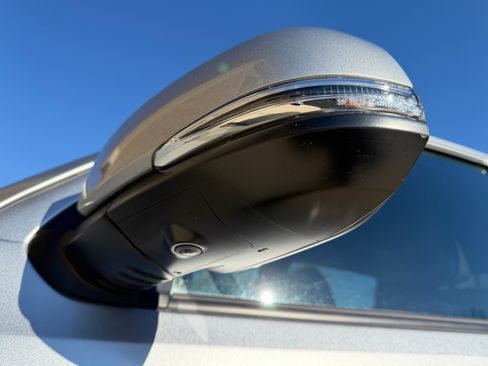 Used 2023 Toyota Tacoma TRD Off-Road w/ Advanced Technology Package image 9