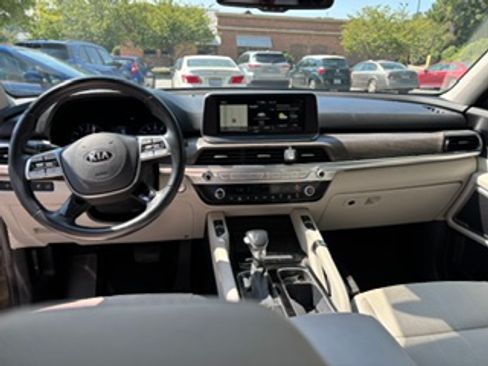 Used 2020 Kia Telluride EX w/ Towing Package FWD image 6