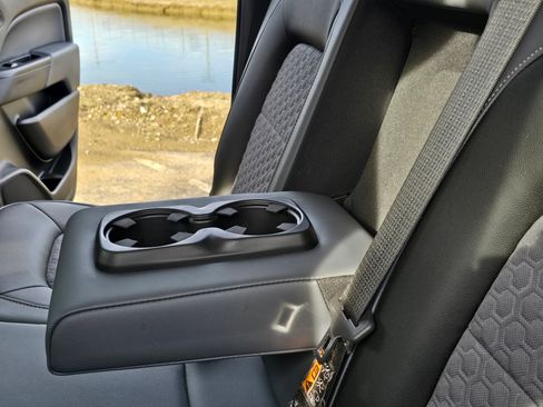 Used 2017 Chevrolet Colorado Z71 image 30