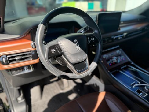 Used 2022 Lincoln Aviator Reserve RWD image 11