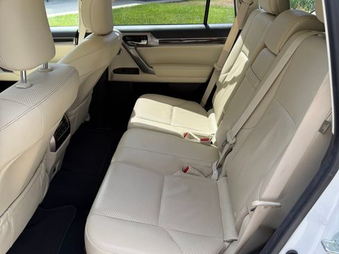 Used 2023 Lexus GX 460 Luxury w/ Off Road Package AWD/4WD image 12