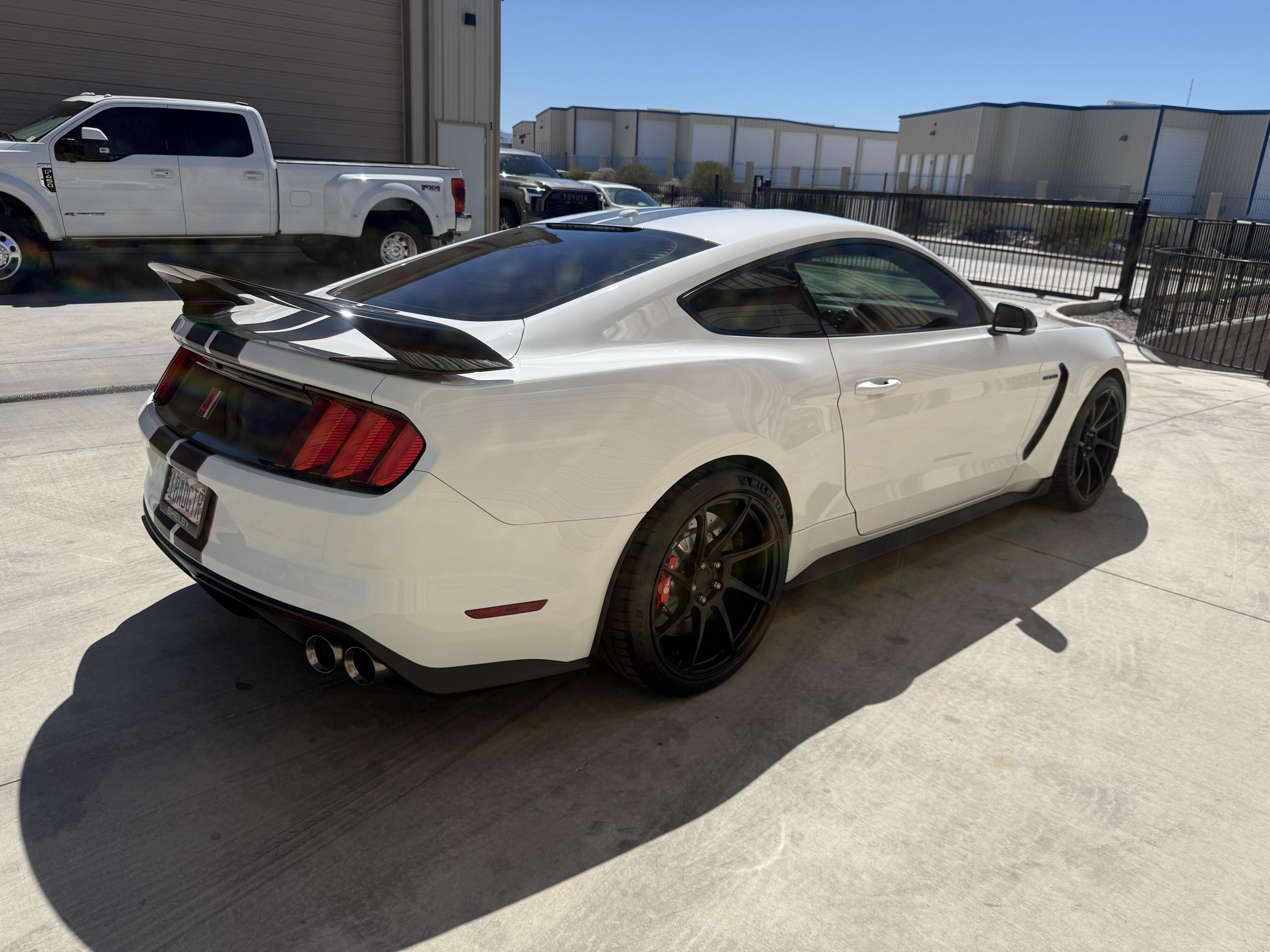 Used 2018 Ford Mustang Shelby GT350R w/ GT350R Equipment Group 920A RWD image 4