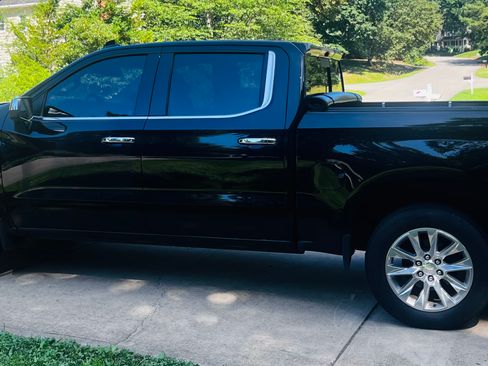 Used 2020 Chevrolet Silverado 1500 LTZ w/ LTZ Plus Package AWD/4WD image 1