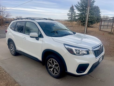 Used 2020 Subaru Forester Premium image 1