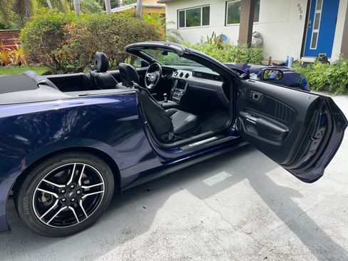 Used 2020 Ford Mustang GT Premium w/ Ford Safe & Smart Package RWD image 16