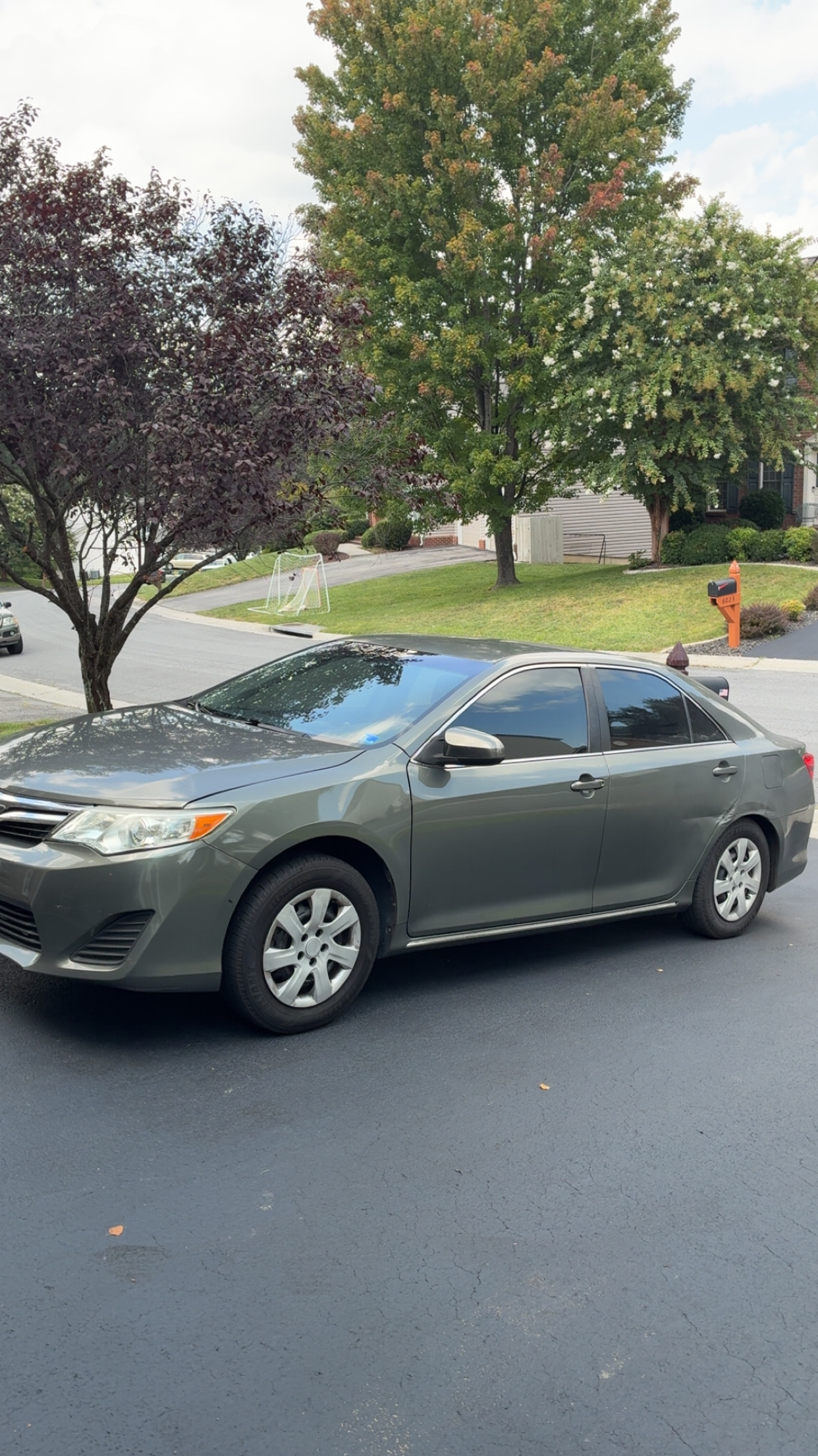 Used 2012 Toyota Camry LE FWD image 12
