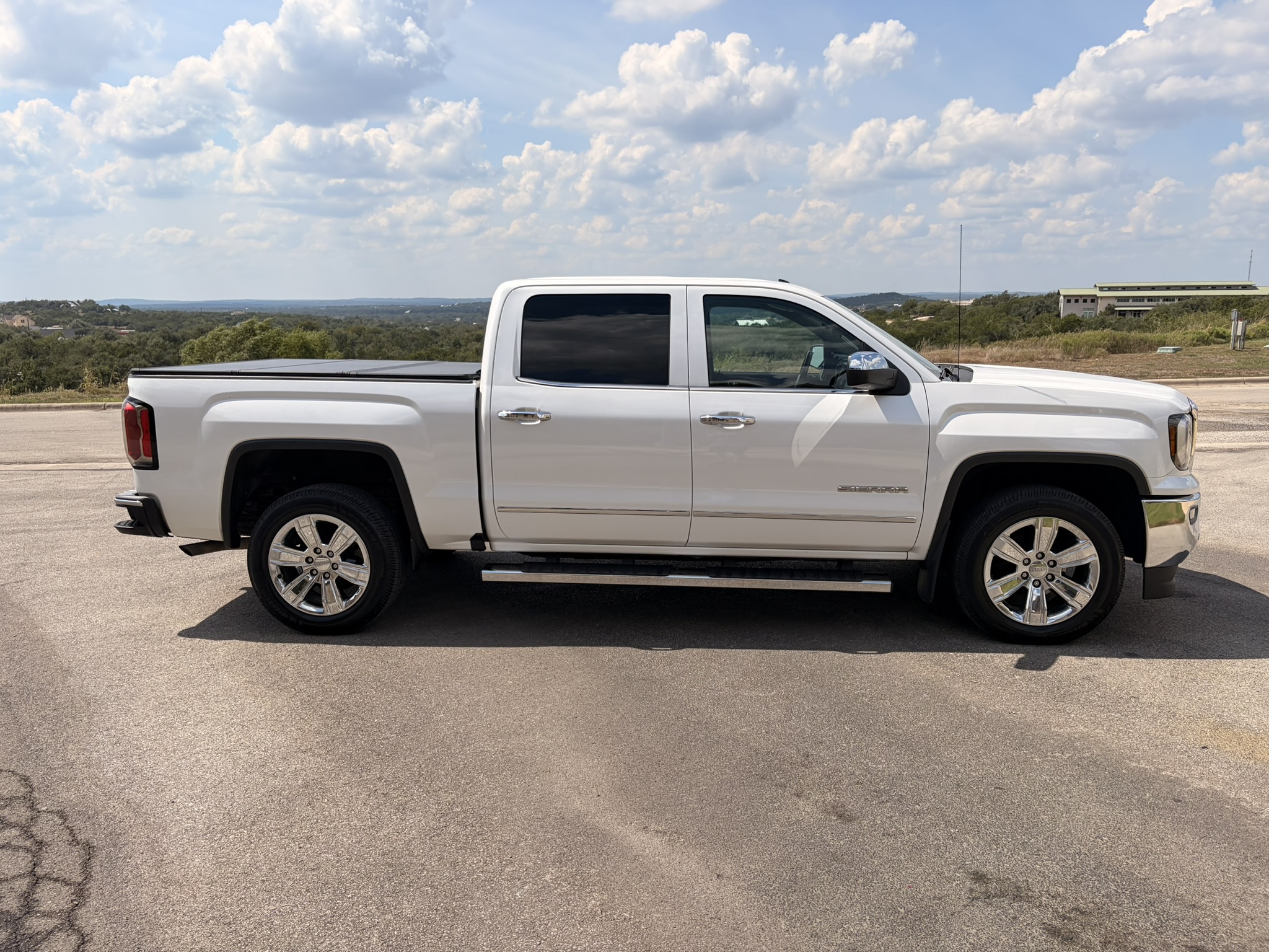Used 2018 GMC Sierra 1500 SLT w/ Enhanced Driver Alert Package RWD image 5