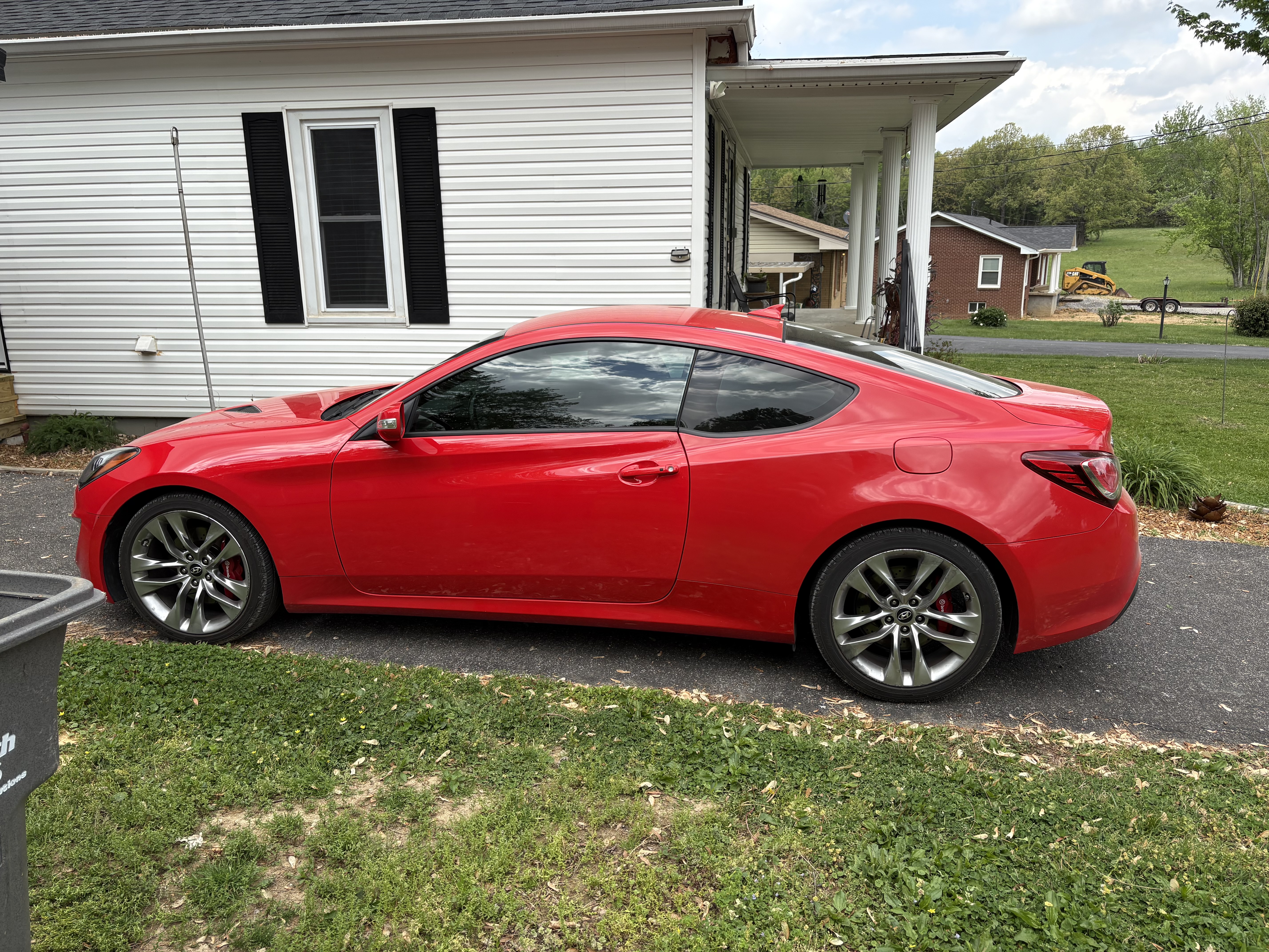 Used 2016 Hyundai Genesis Coupe 3.8 RWD image 1