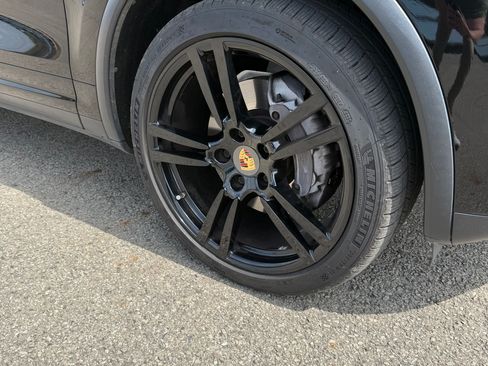 Used 2014 Porsche Cayenne Diesel Platinum Edition image 10