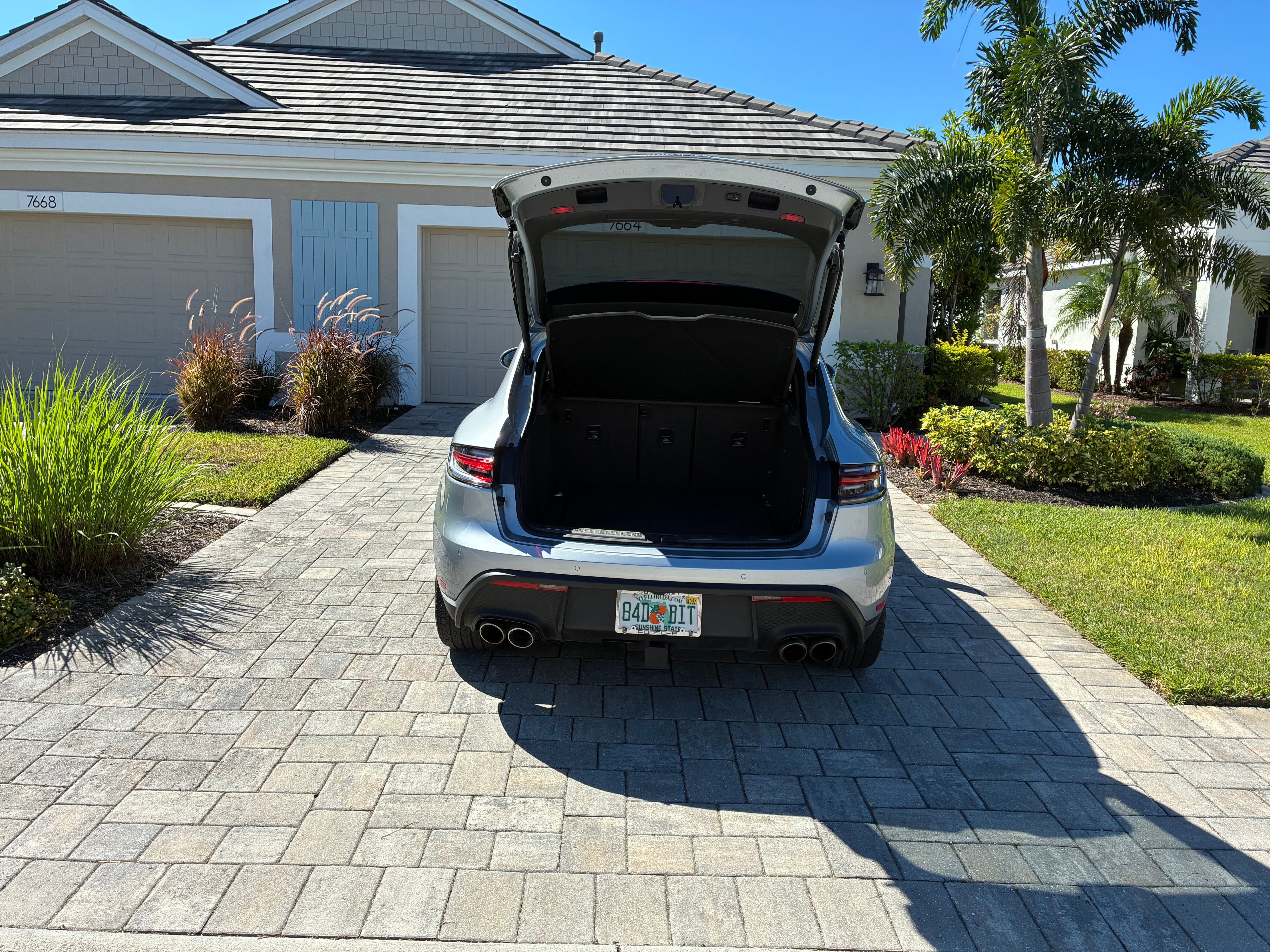 Used 2023 Porsche Macan S AWD/4WD image 5
