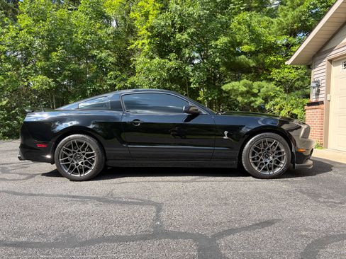 Used 2013 Ford Mustang Shelby GT500 RWD image 5