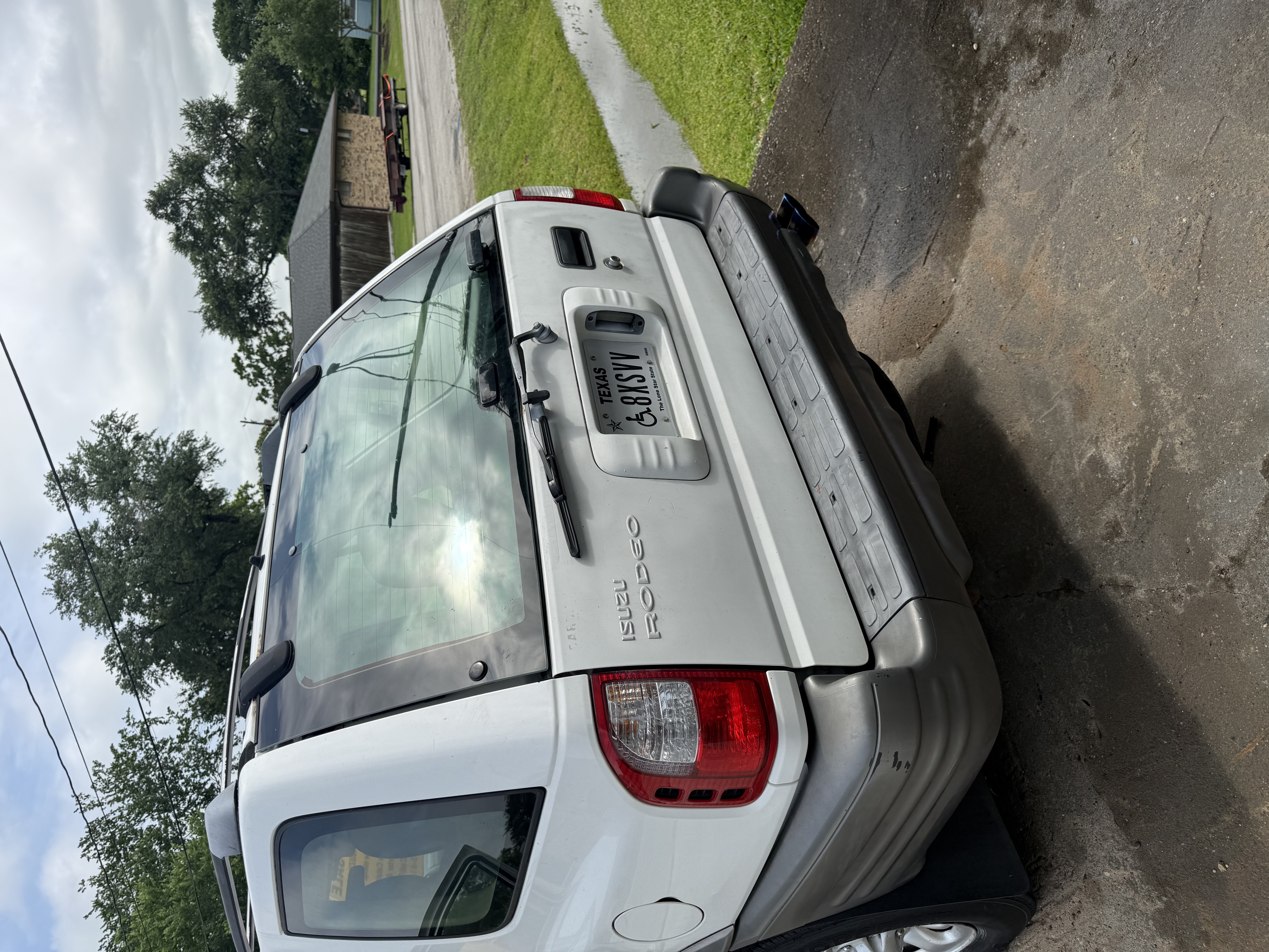 Used 2001 Isuzu Rodeo S RWD image 6