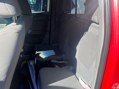 Used 2013 Toyota Tacoma 4x4 Access Cab image 8