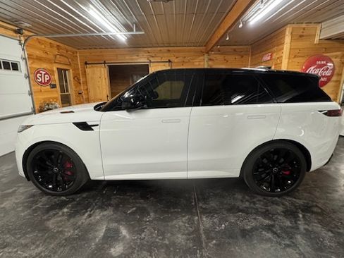Used 2025 Land Rover Range Rover Sport Dynamic SE image 1