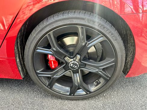 Used 2021 Kia Stinger GT2 image 10