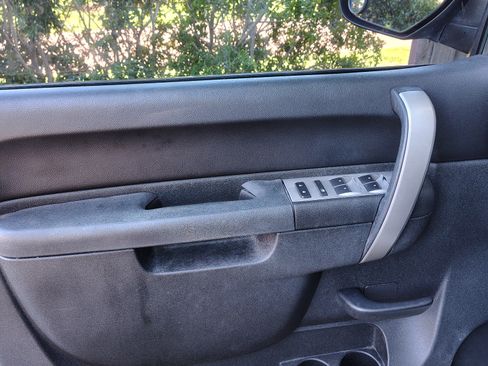 Used 2010 GMC Sierra 1500 SLE w/ Power Pack Plus image 10