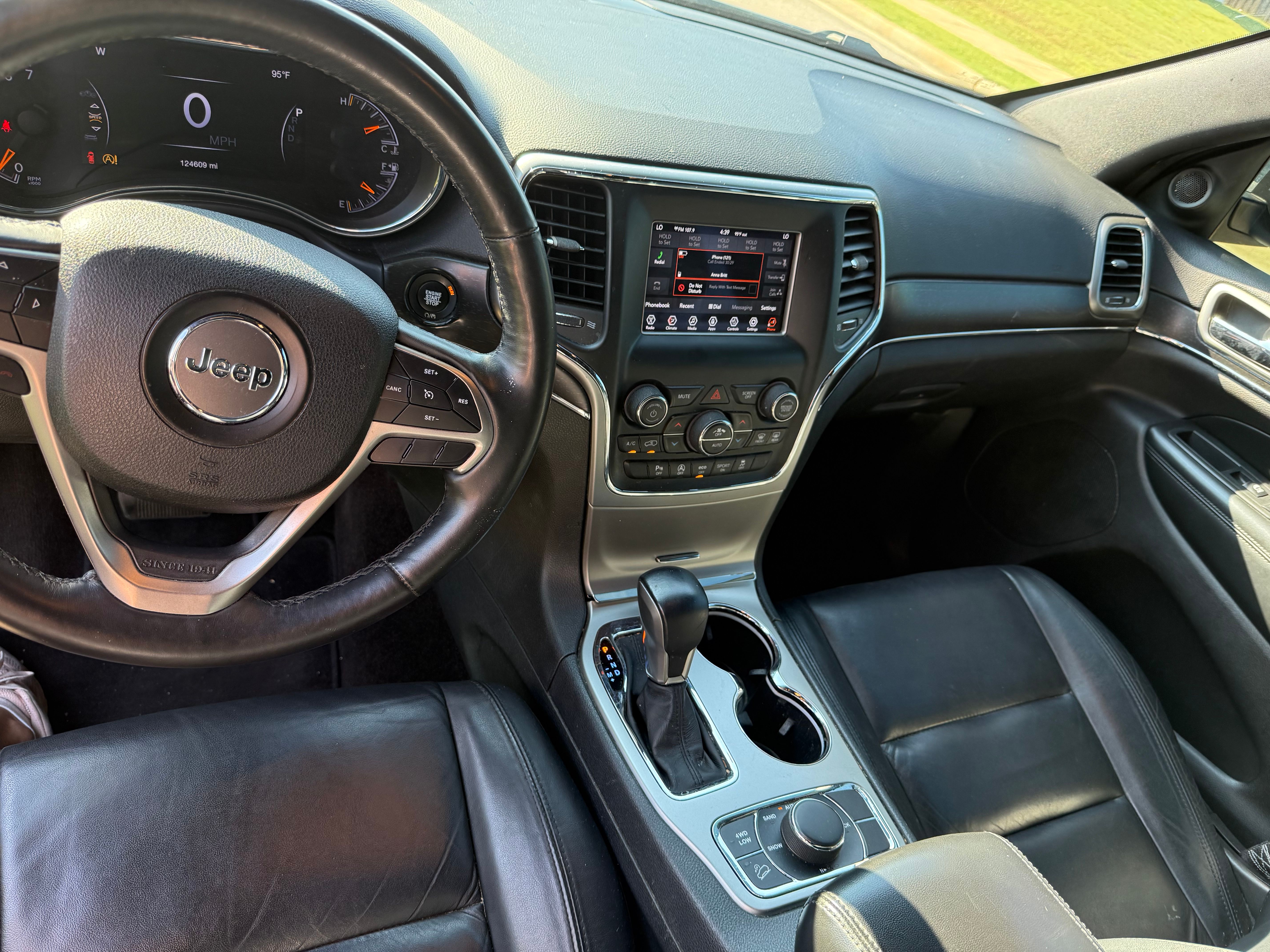 Used 2018 Jeep Grand Cherokee Limited AWD/4WD image 6