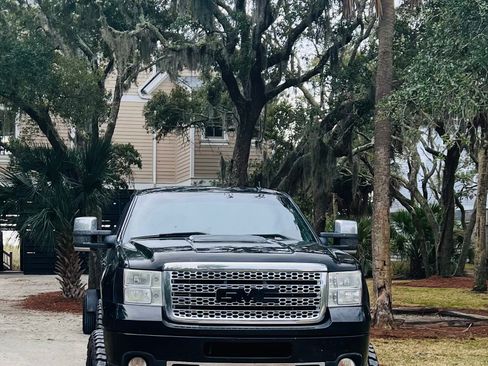 Used 2012 GMC Sierra 2500 Denali w/ Suspension Package, Off-Road image 4