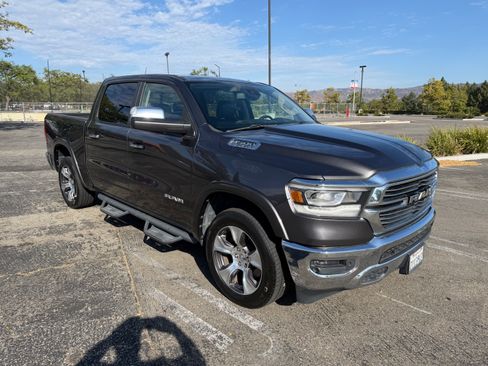 Used 2019 RAM 1500 Laramie AWD/4WD image 6
