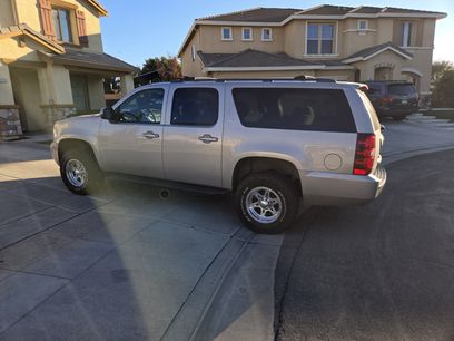 Used 2009 Chevrolet Suburban LT w/ Convenience Package 1