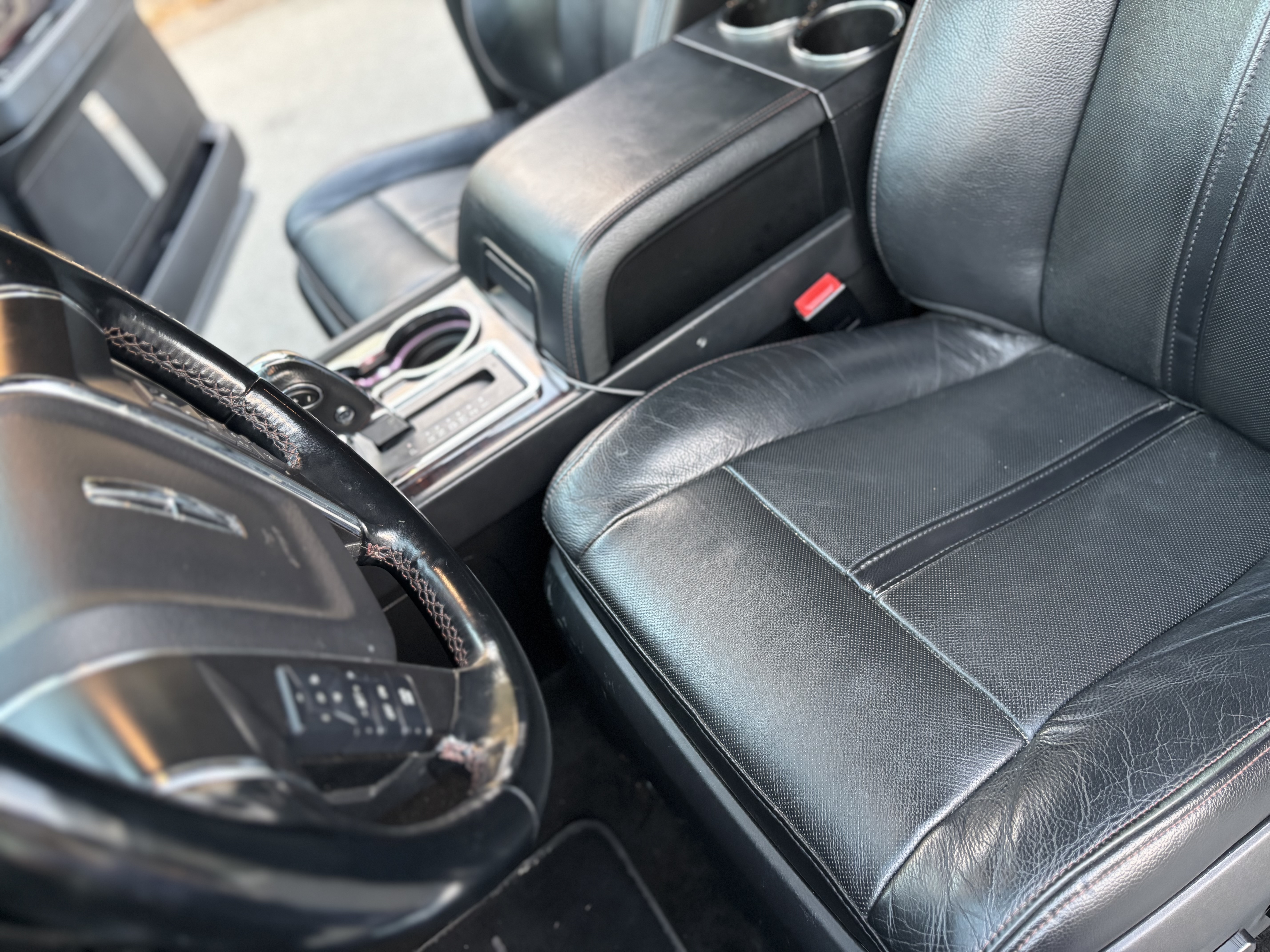 Used 2017 Lincoln Navigator Reserve AWD/4WD image 14