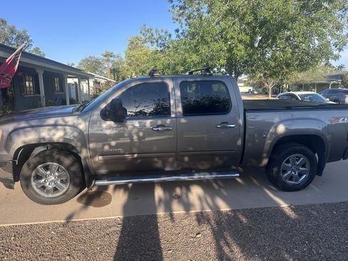 Used 2012 GMC Sierra 1500 SLE w/ Power Tech Package AWD/4WD image 2