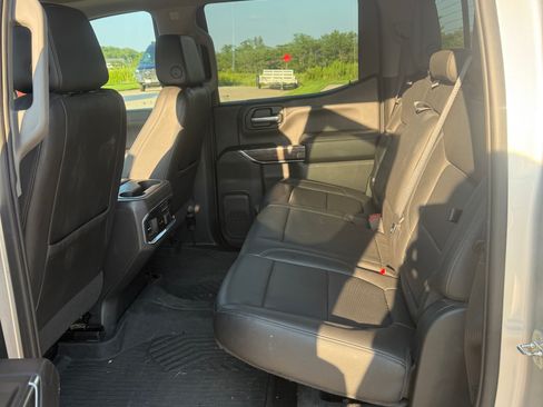 Used 2020 Chevrolet Silverado 1500 LTZ w/ LTZ Premium Package AWD/4WD image 9