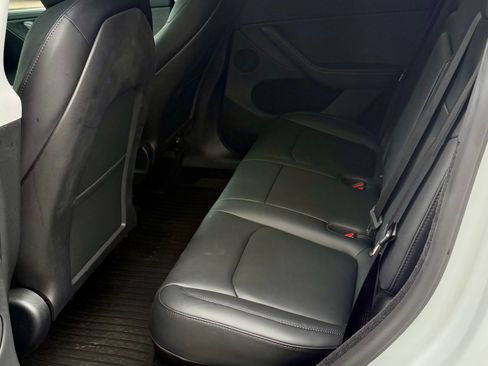 Used 2023 Tesla Model Y Long Range image 16