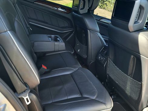 Used 2013 Mercedes-Benz GL 550 4MATIC image 16