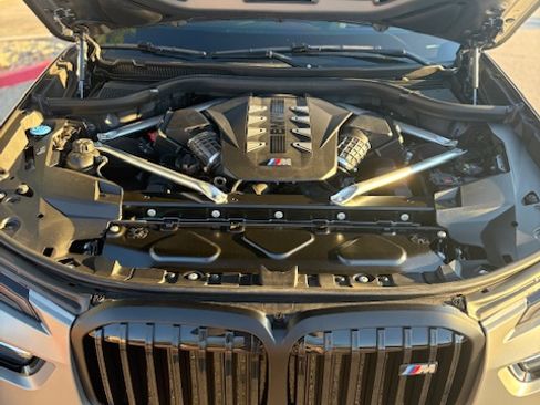 Used 2025 BMW X7 M60i w/ M Sport Professional Package image 16