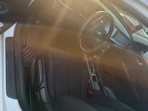 Used 2020 Kia Optima LX FWD image 6