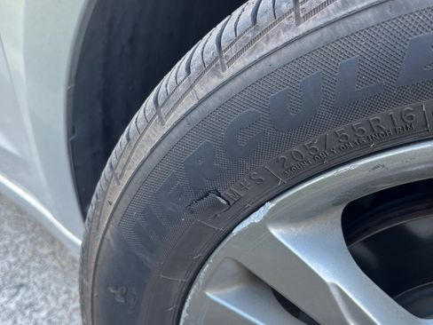 Used 2017 Hyundai Elantra SE image 8