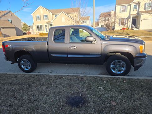 Used 2011 GMC Sierra 1500 SLE w/ All-Terrain Package image 10