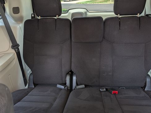 Used 2015 Dodge Grand Caravan SXT FWD image 10