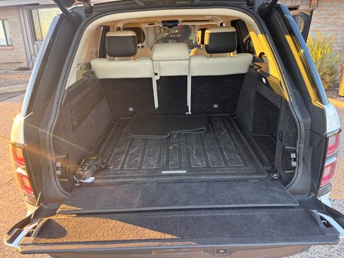 Used 2021 Land Rover Range Rover image 15