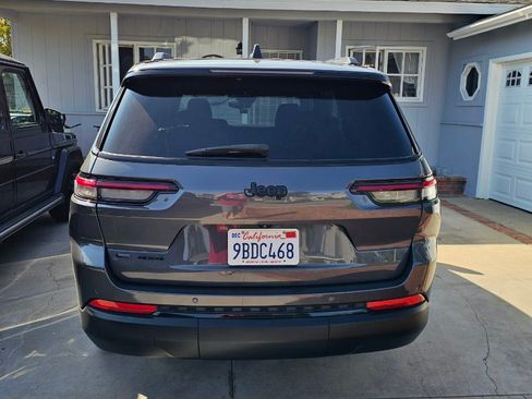 Used 2021 Jeep Grand Cherokee L Laredo image 8