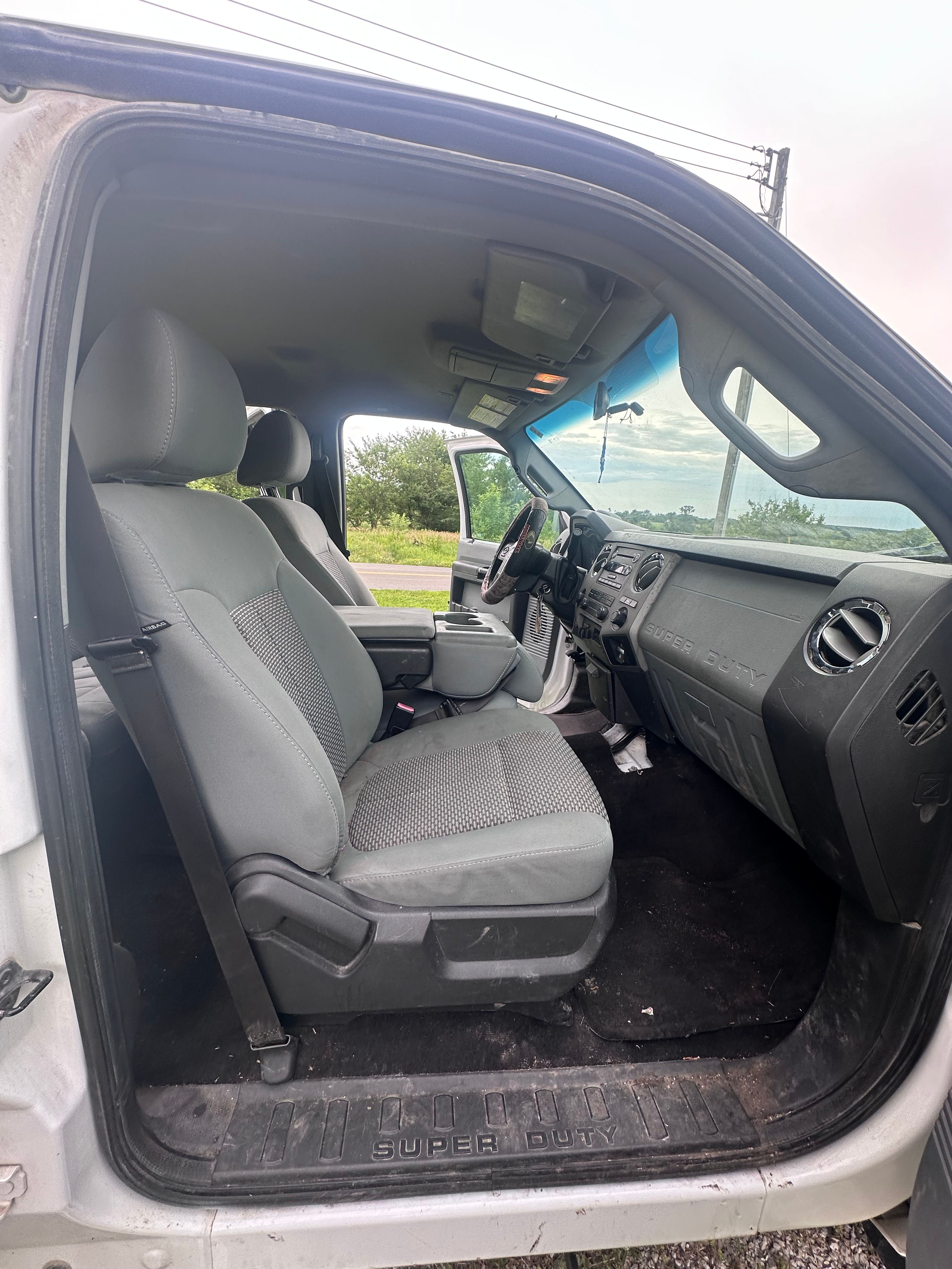 Used 2011 Ford F250 XLT w/ XLT Interior Pkg AWD/4WD image 12