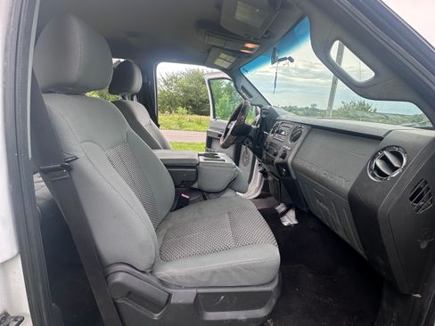 Used 2011 Ford F250 XLT w/ XLT Interior Pkg AWD/4WD image 12