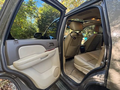 Used 2013 Chevrolet Tahoe LT w/ Luxury Package image 10
