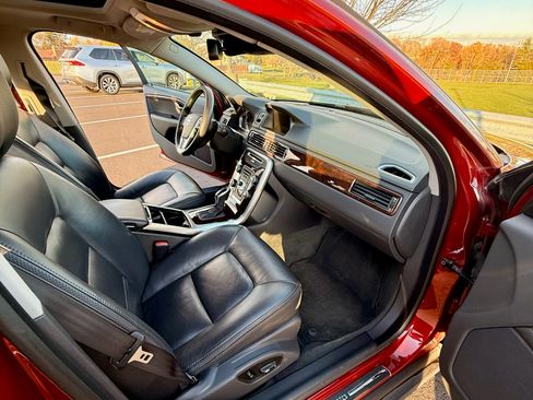 Used 2014 Volvo XC70 3.2 Platinum image 15