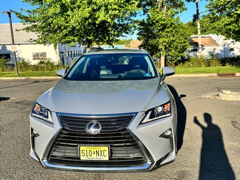 Used 2017 Lexus RX 350 AWD w/ Premium Package image 2