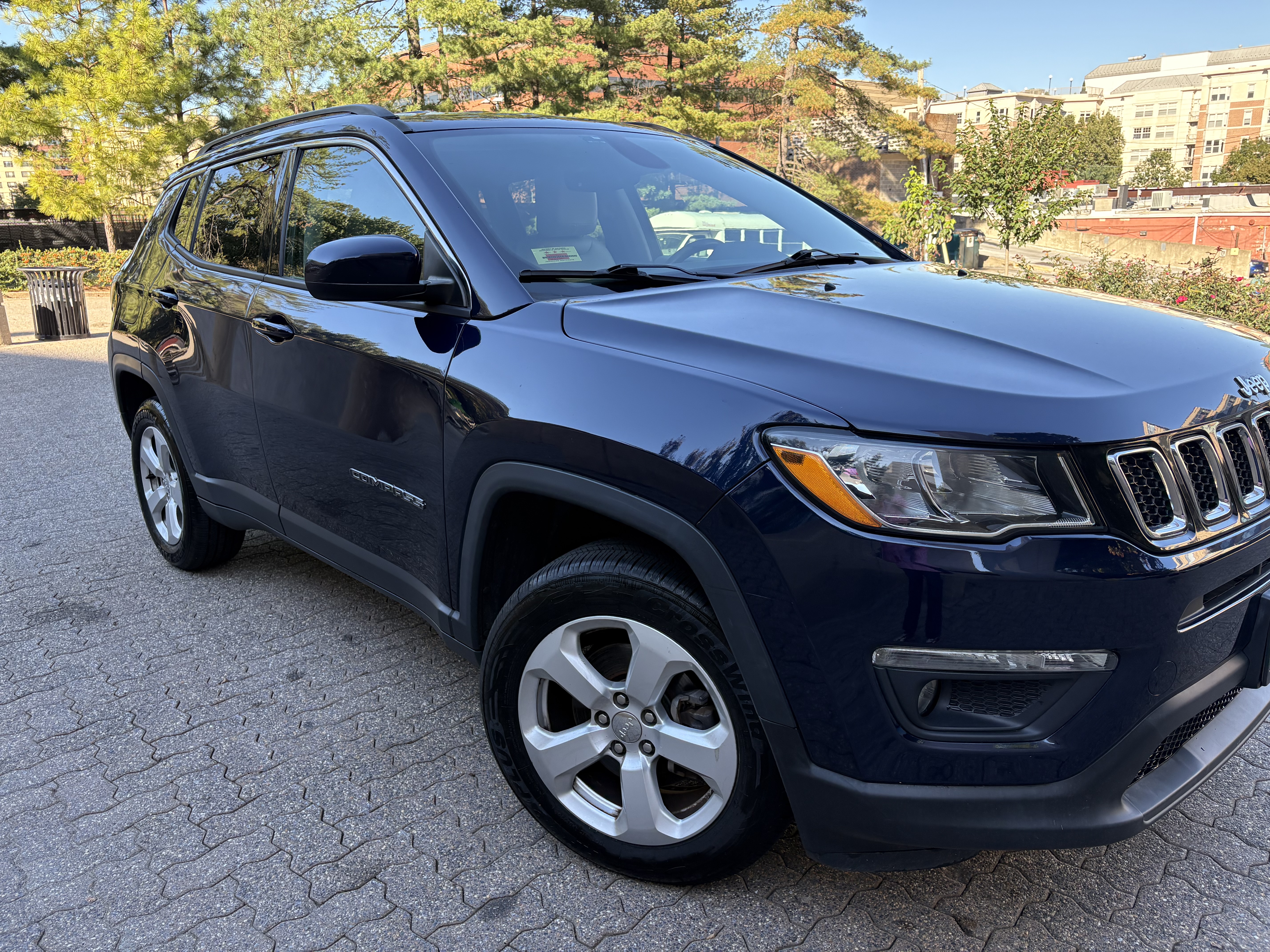 Used 2018 Jeep Compass Latitude w/ Popular Equipment Group AWD/4WD image 5