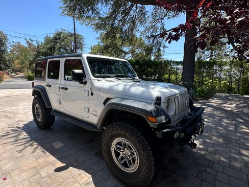Used 2018 Jeep Wrangler Unlimited Sport S image 1