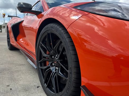 Used 2025 Chevrolet Corvette Z06 w/ Z07 Performance Package RWD image 8