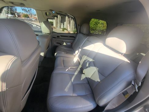 Used 2003 Cadillac Escalade AWD w/ Marketing Vehicle Package image 21