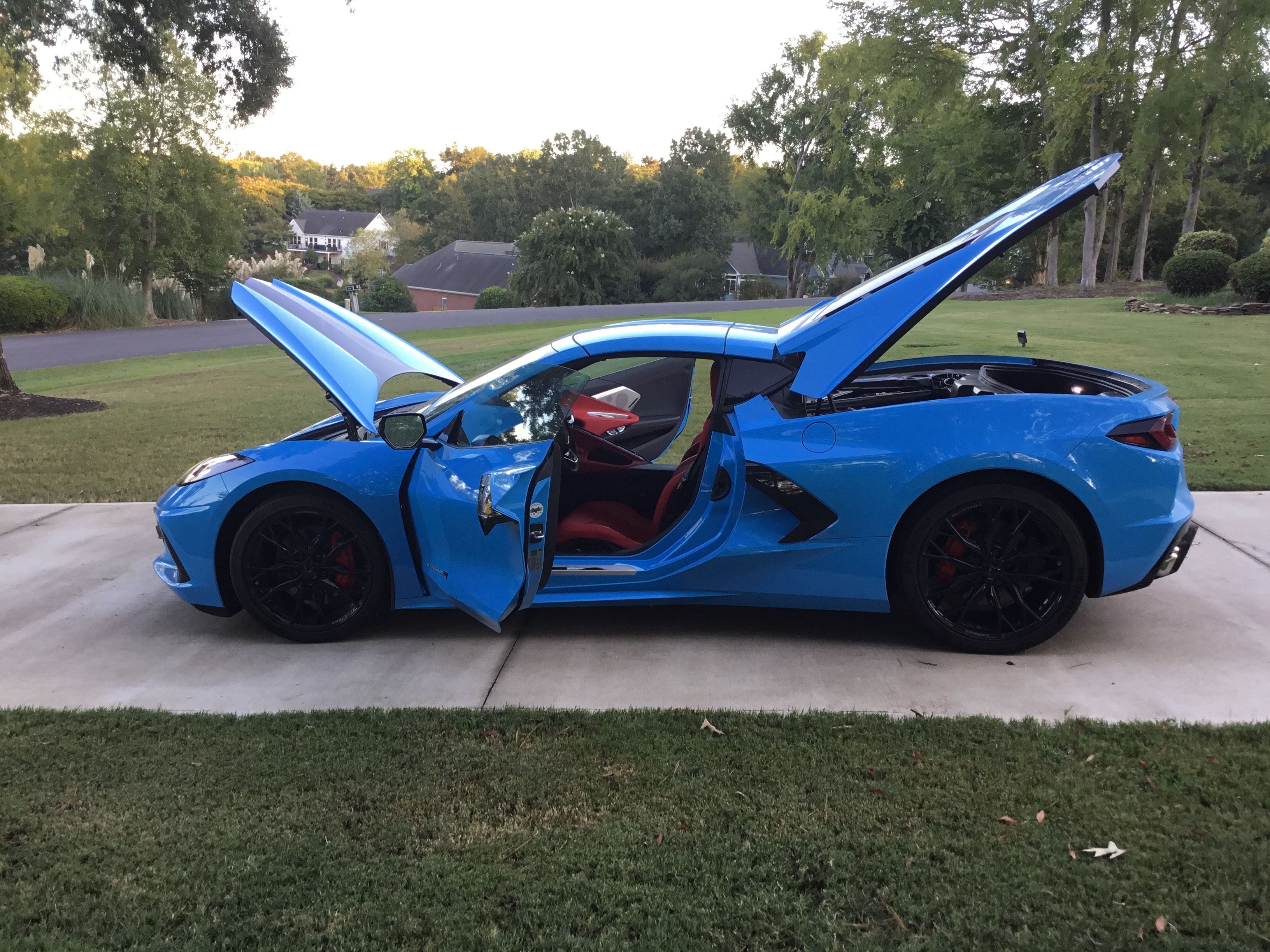Used 2024 Chevrolet Corvette Stingray Preferred Cpe RWD image 2